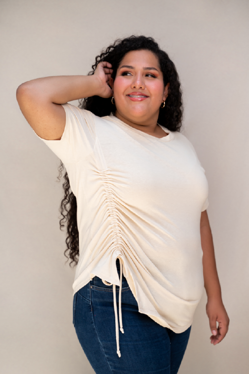 Playera frunce manga corta