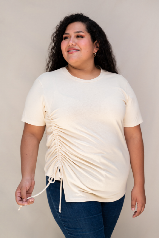 Playera frunce manga corta