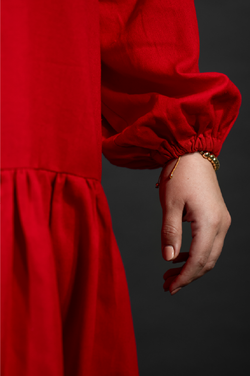 Vestido con olan manga larga