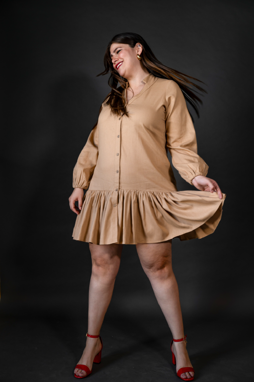 Vestido con olan manga larga