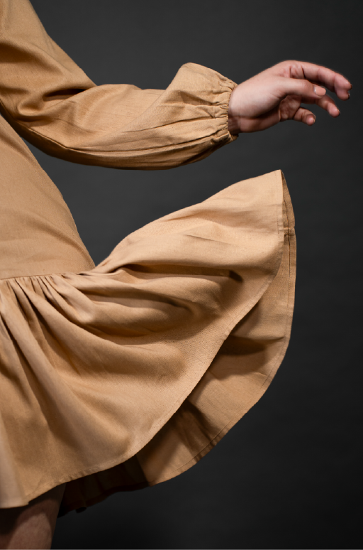 Vestido con olan manga larga