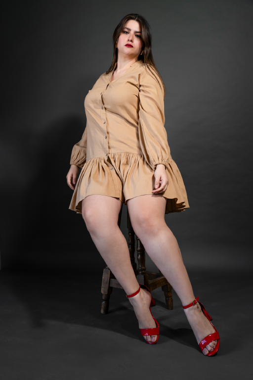 Vestido con olan manga larga