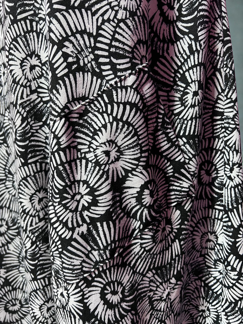 Vestido línea "A" sin mangas estampado